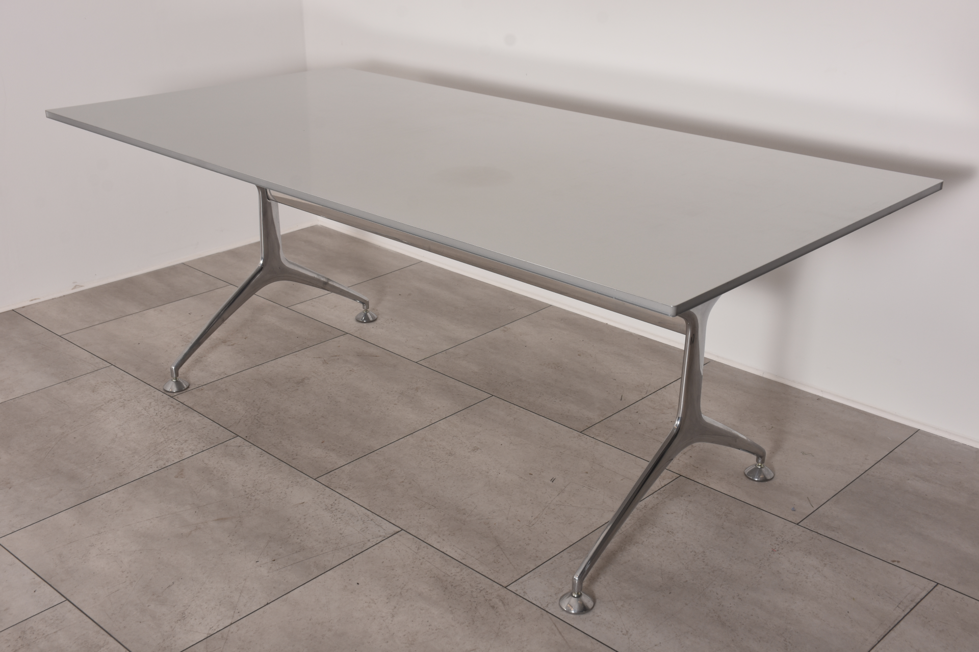 Schreibtisch, Breite 190 cm, Platte Aluminium, gebraucht 