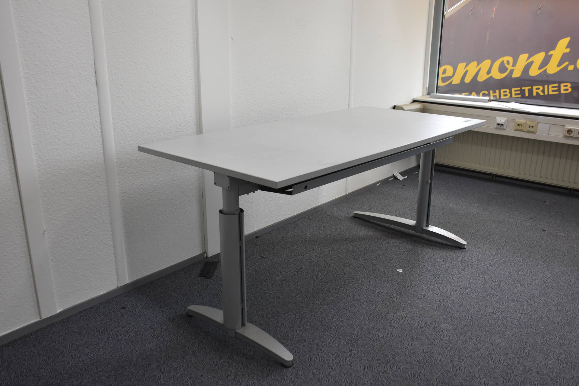 Schreibtisch, 160x80, lichtgrau Gestell grau, gebraucht 