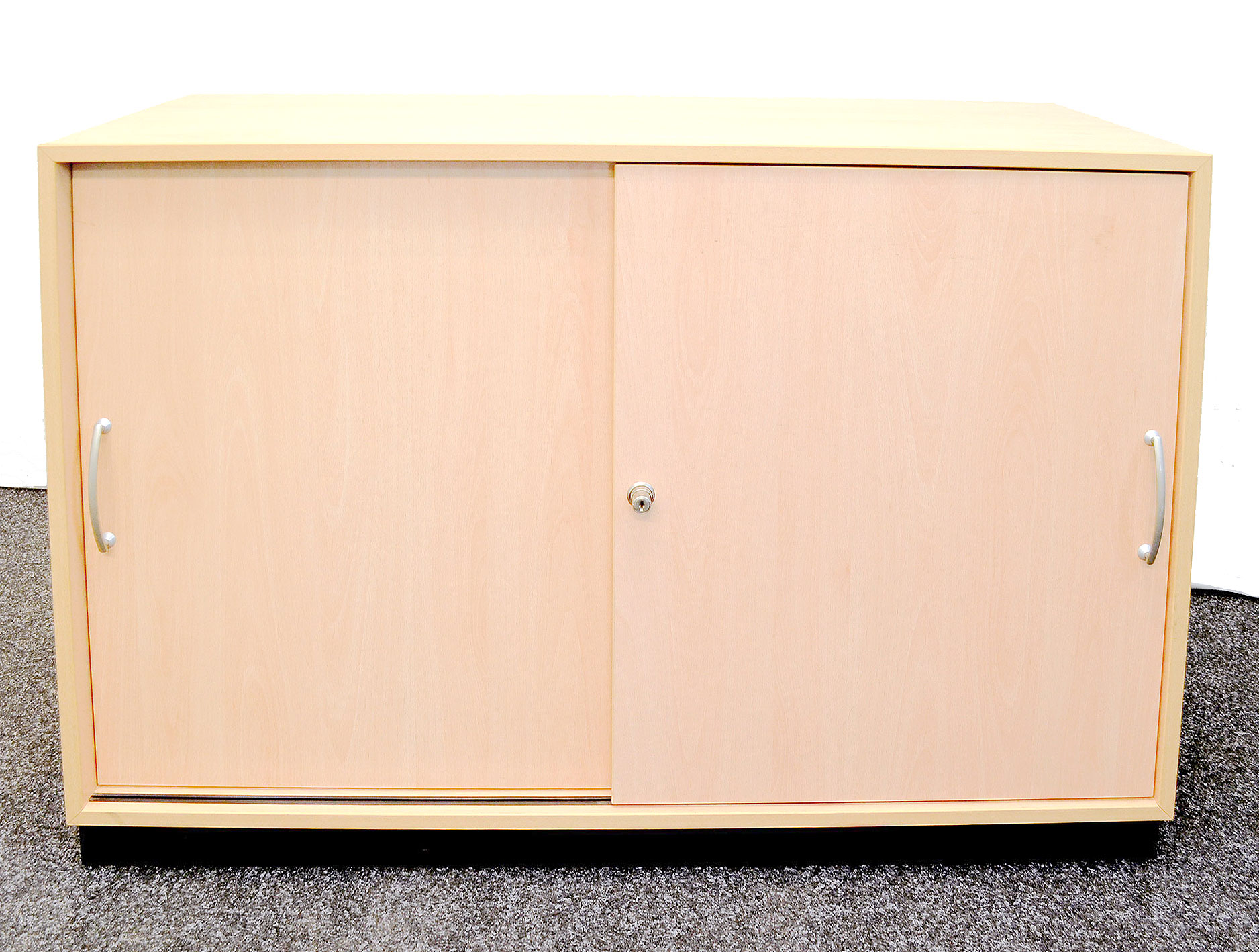 Sideboard 2OH, Buche hell, verschließbar, Markenprodukt Werndl, gebrauchte Büromöbel