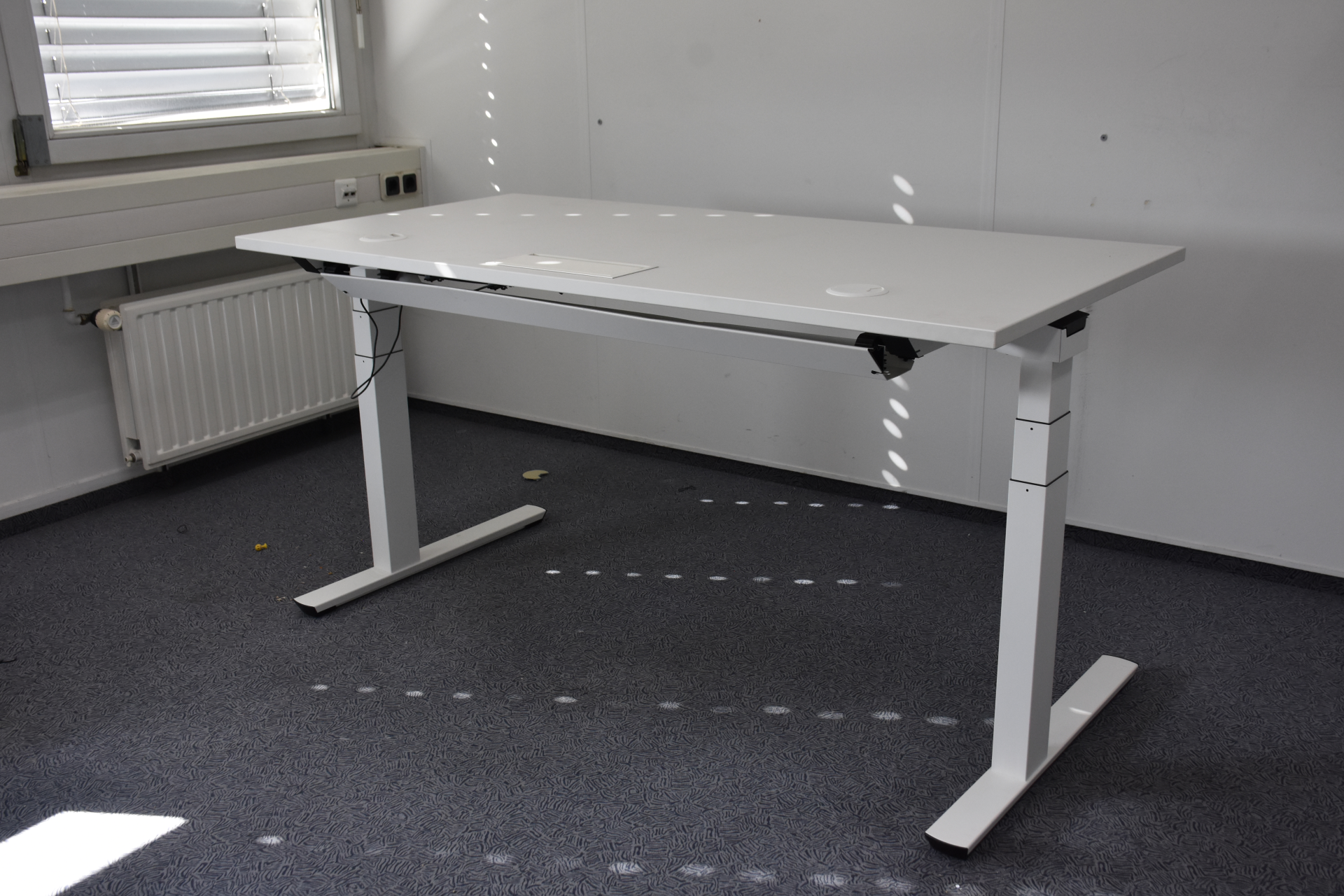 Palmberg Schreibtisch, elektrische Höhenverstellung, B 160 x H 65-125 x T 80 cm, gebraucht 