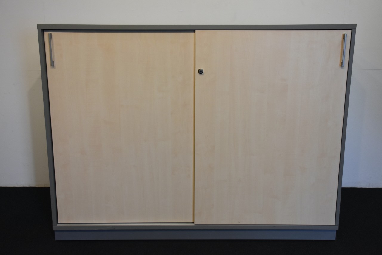 Haworth Sideboard 3OH, 160cm breit, grau, Schiebetüren Ahorn, gebraucht