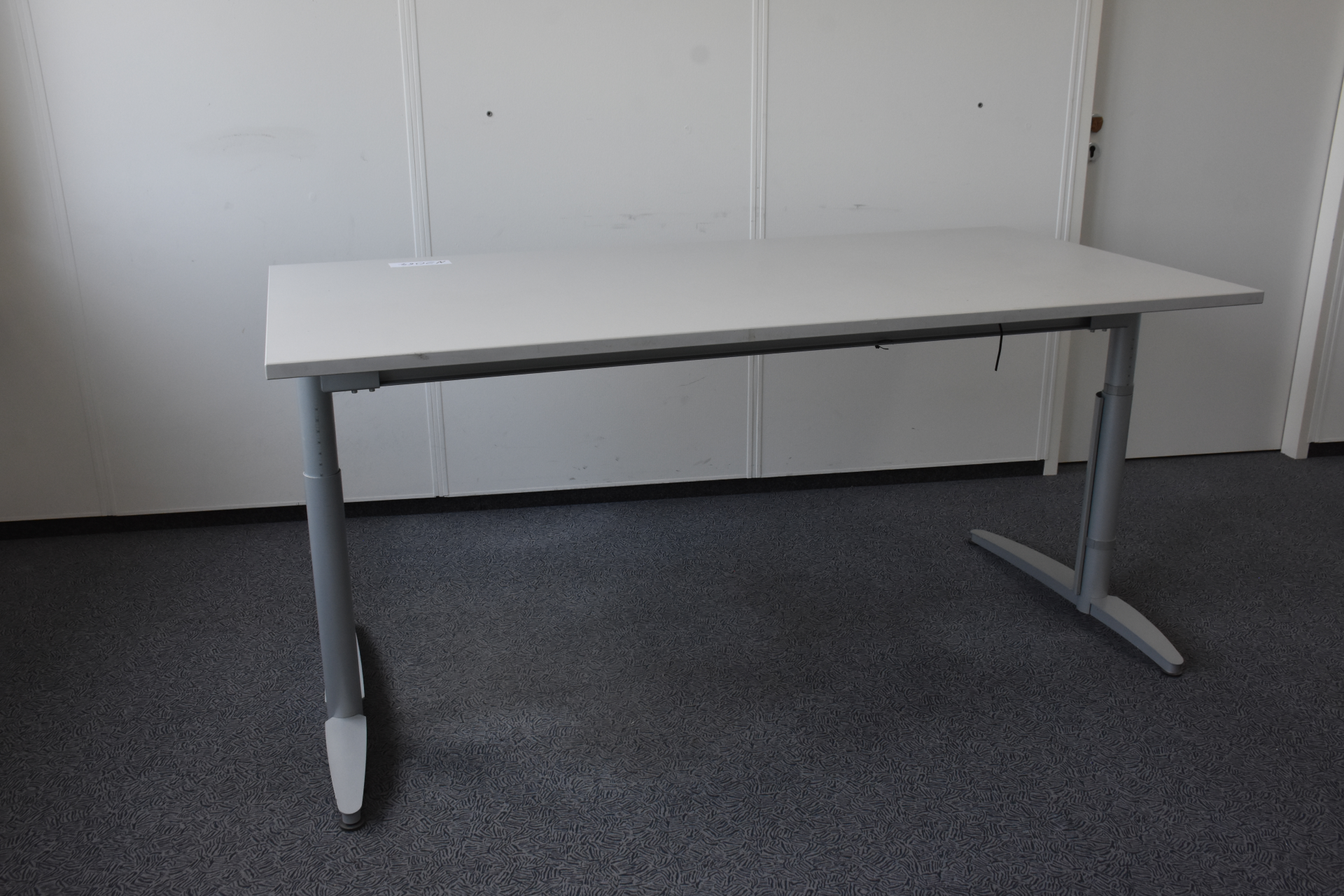 Schreibtisch, Lichtgrau, 180x90cm, höhenverstellbar, gebraucht