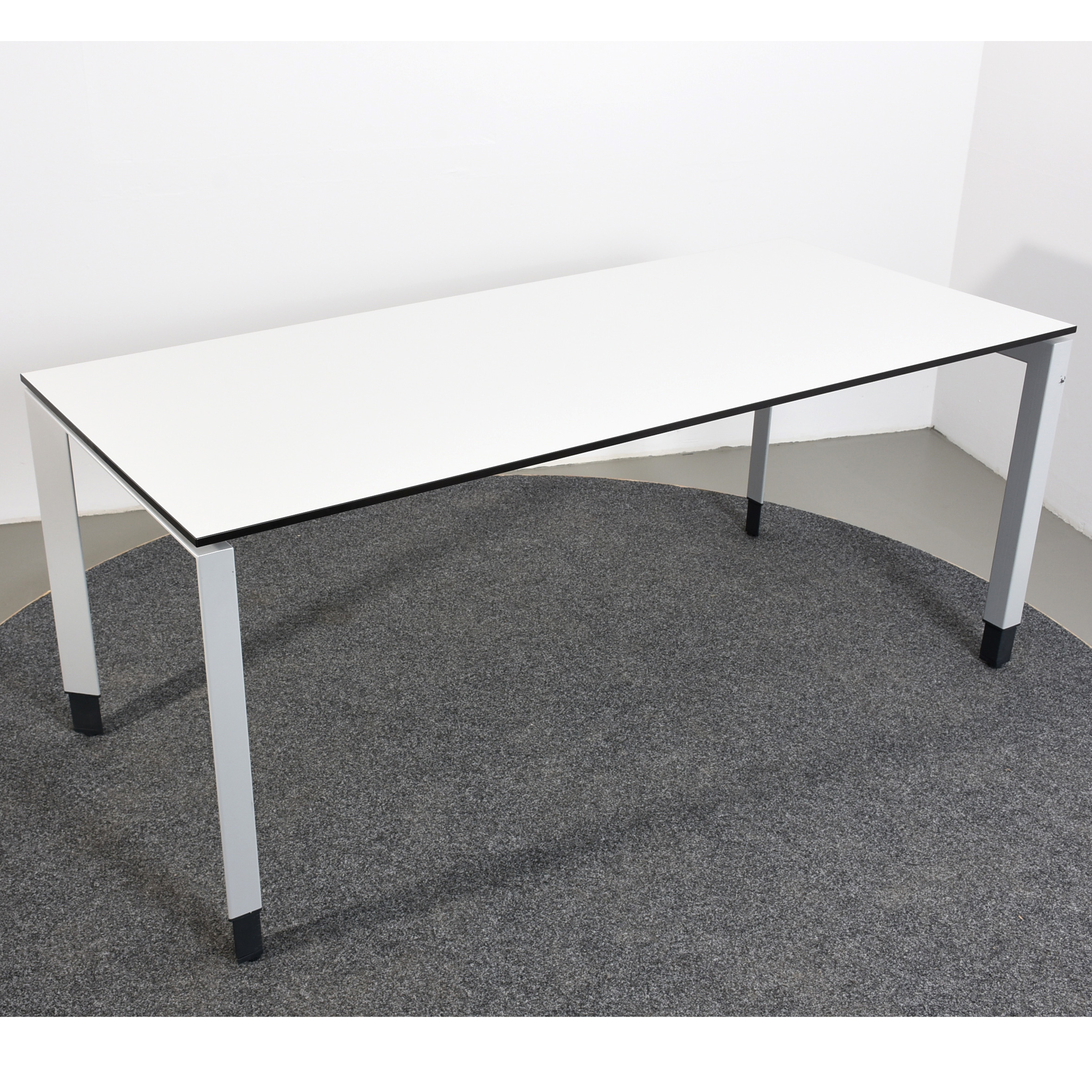Steelcase Schreibtisch, 80x180 cm weiß/silber, höhenverstellbar, gebraucht
