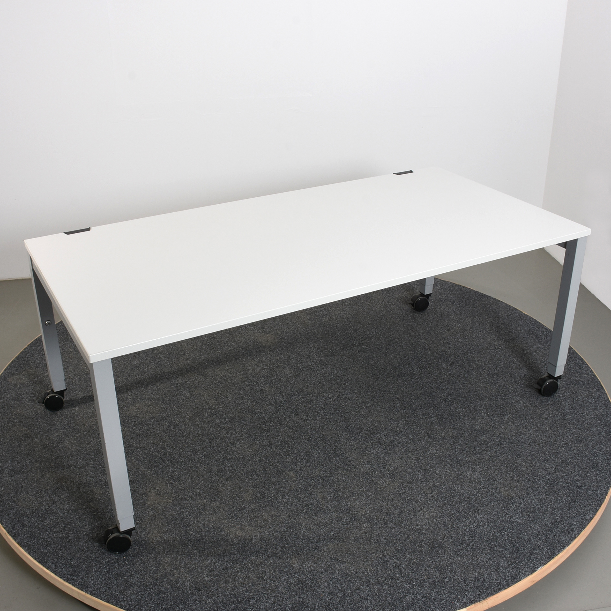 Steelcase Schreibtisch, 90x180, mit Rollen, weiß/silber, gebraucht